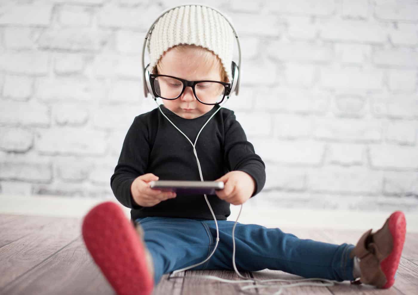 5f2d6fc85b259_enfant casque.jpg